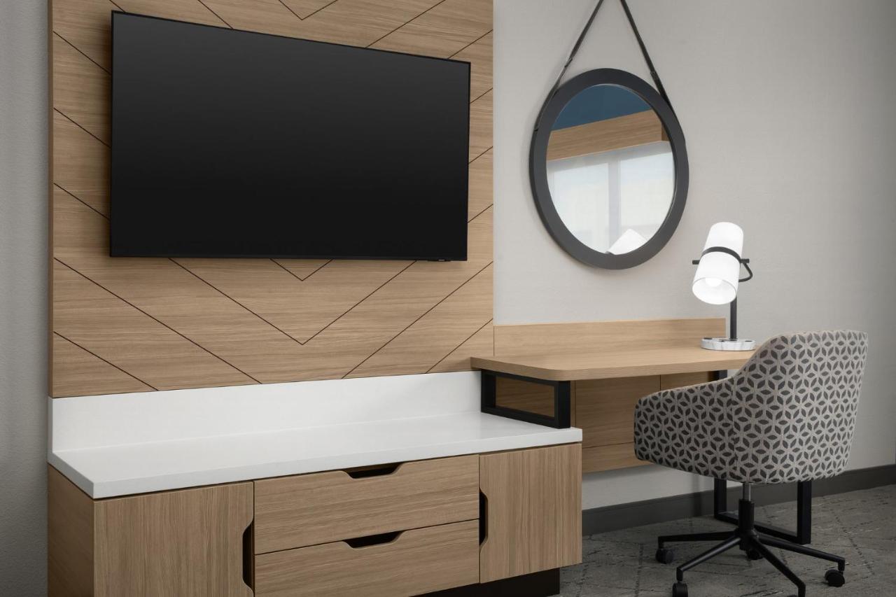 | Holiday Inn Express Hotel & Suites DFW West - Hurst, an IHG Hotel