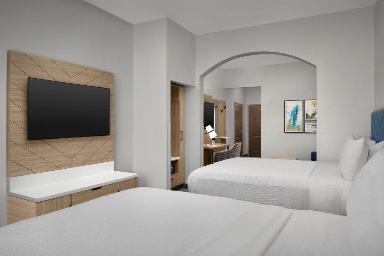 Deluxe Suite - Mobility Accessible - Non-Smoking at Holiday Inn Express Hotel & Suites DFW West - Hurst by IHG