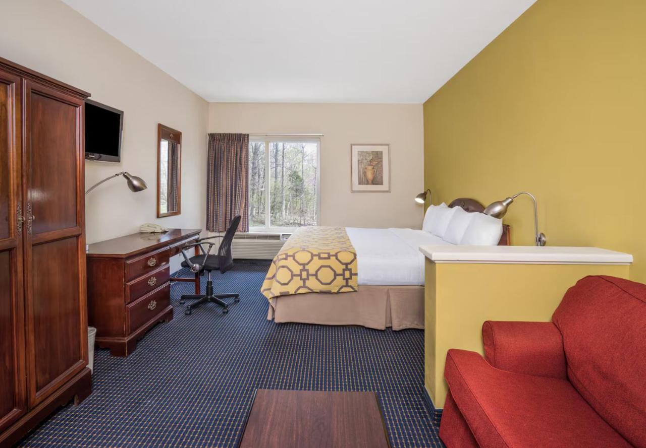 | Baymont by Wyndham Warrenton