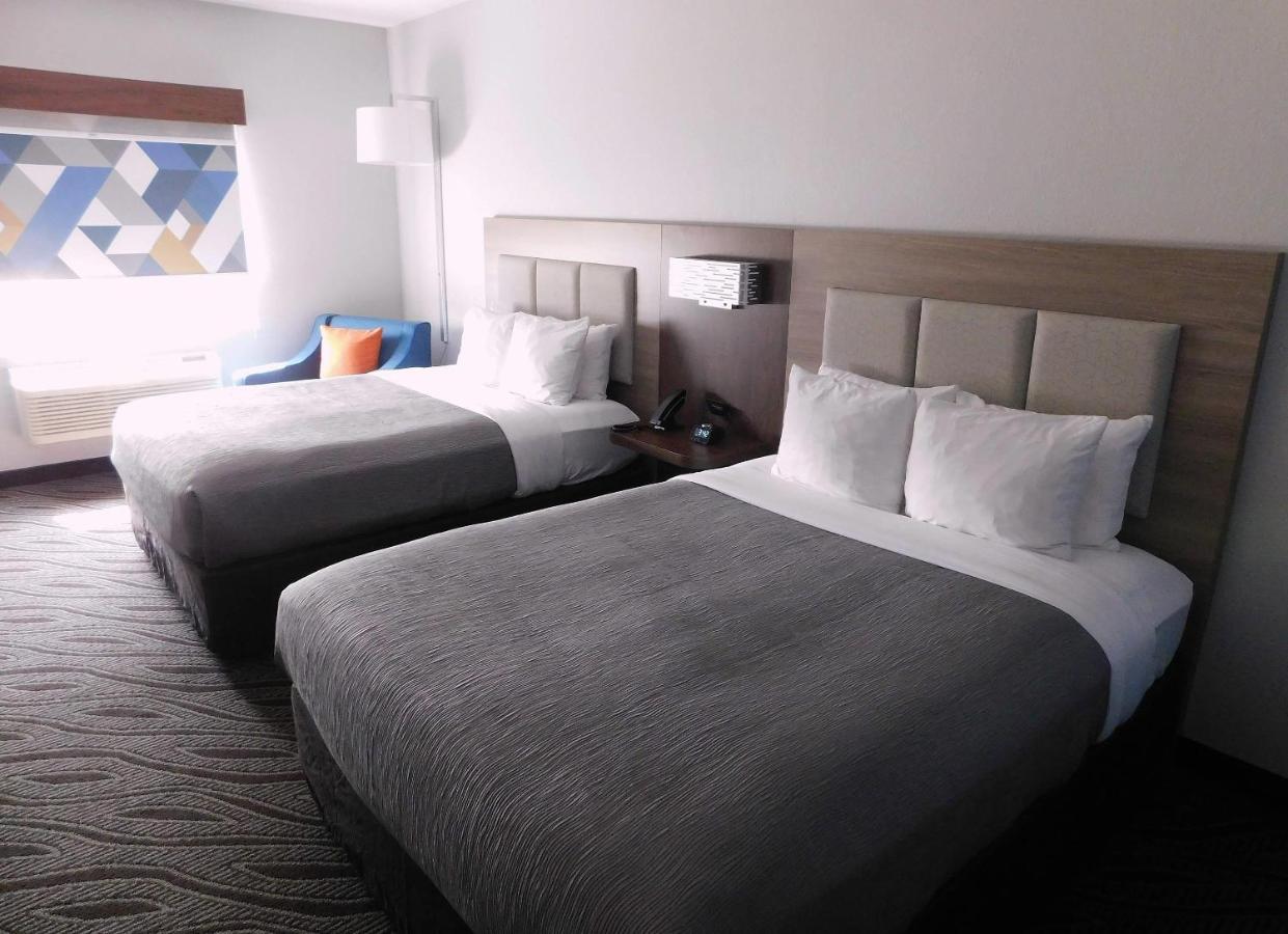 Queen Room with Two Queen Beds - Non-Smoking at Quality Inn Pontiac