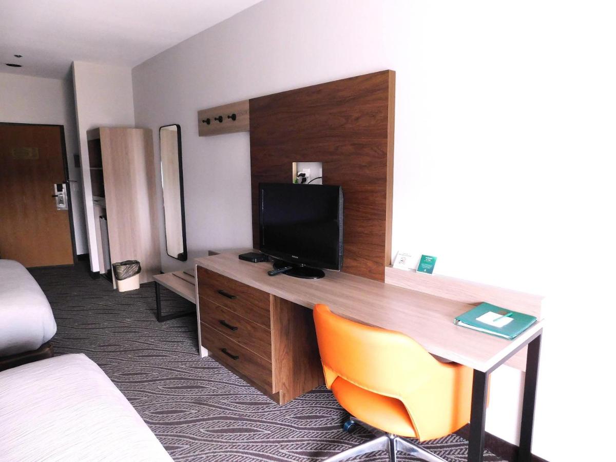 Queen Room with Two Queen Beds - Non-Smoking at Quality Inn Pontiac