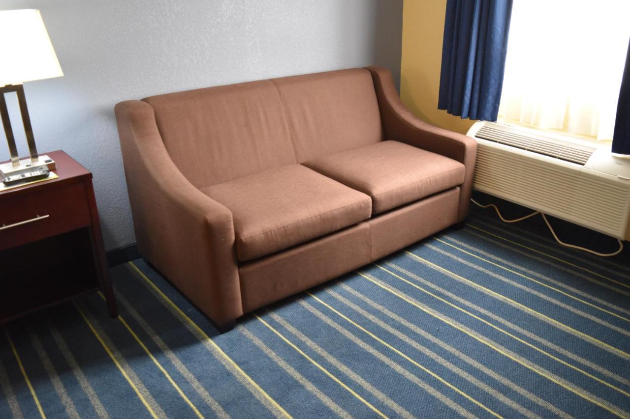 King Room - Non-Smoking at Days Inn by Wyndham Grand Island