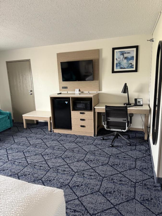 Deluxe King Room - Non-Smoking at La Quinta Inn & Suites by Wyndham Columbia