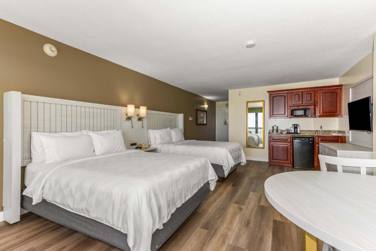 Deluxe Double Room - Non-Smoking at Holiday Inn & Suites Clearwater Beach by IHG