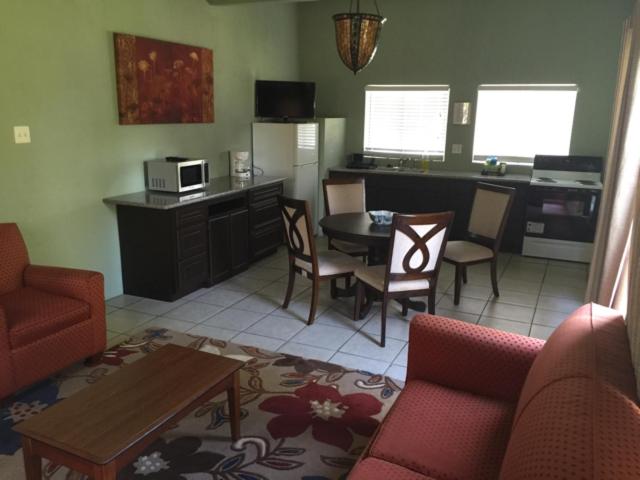 | Mountain Trail Lodge and Vacation Rentals