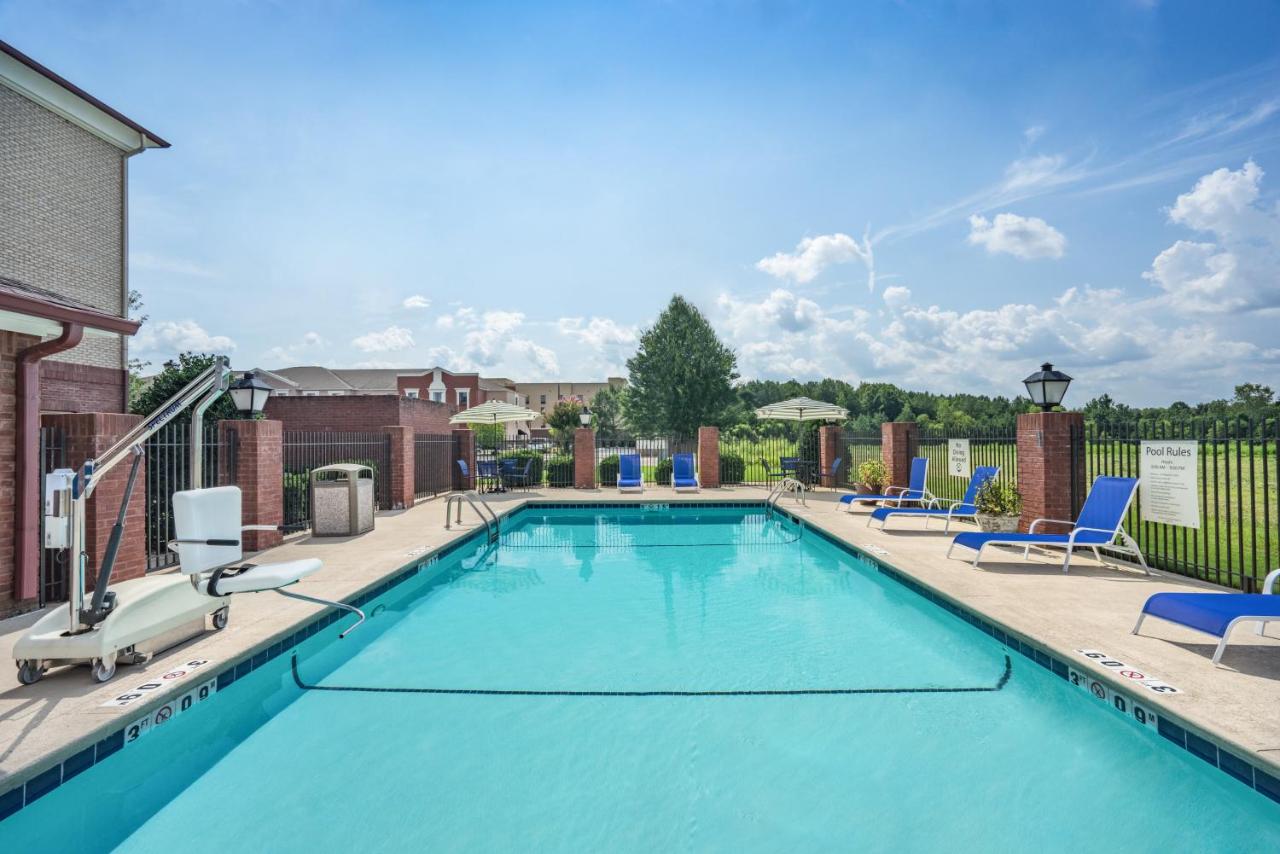 | Holiday Inn Express Hotel & Suites- Gadsden, an IHG Hotel