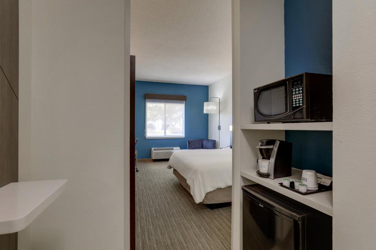 | Holiday Inn Express Hotel & Suites- Gadsden, an IHG Hotel