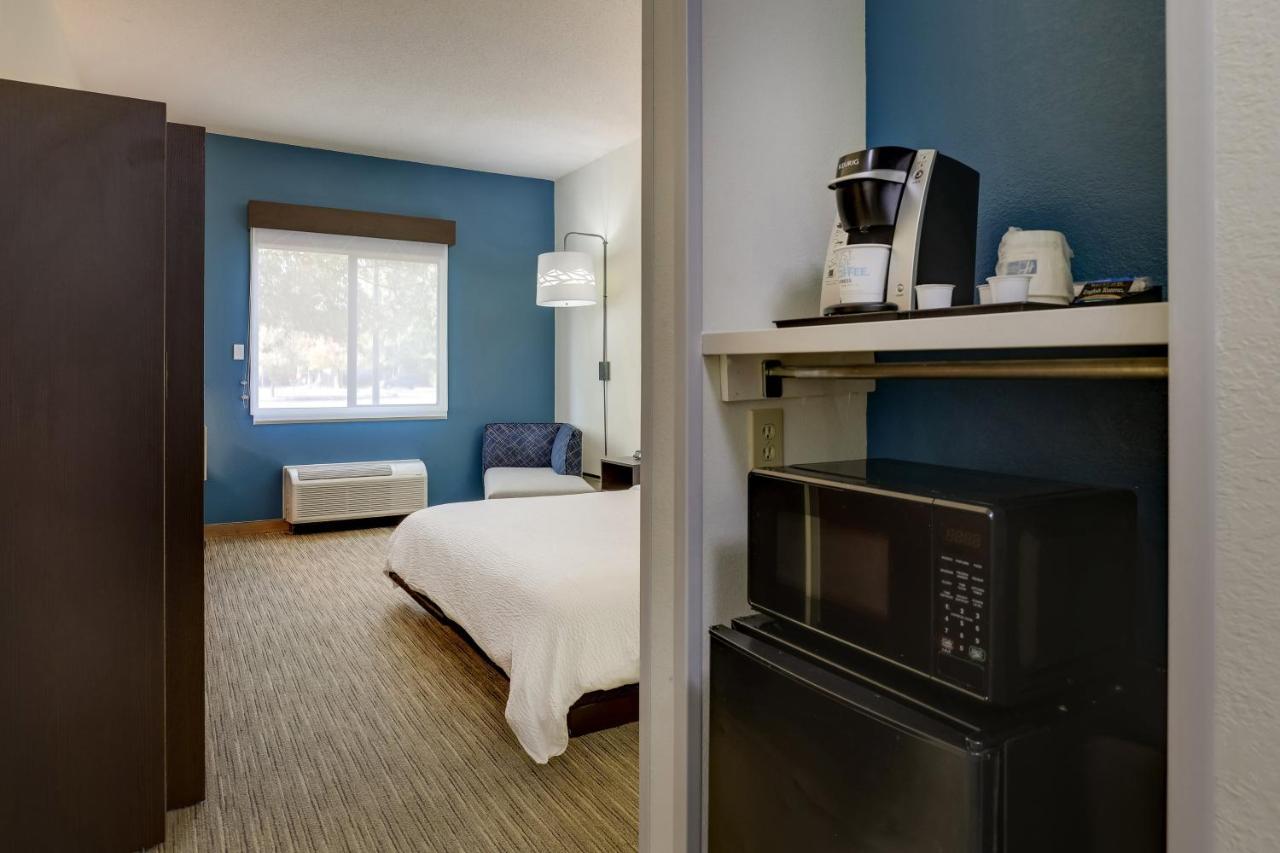 | Holiday Inn Express Hotel & Suites- Gadsden, an IHG Hotel