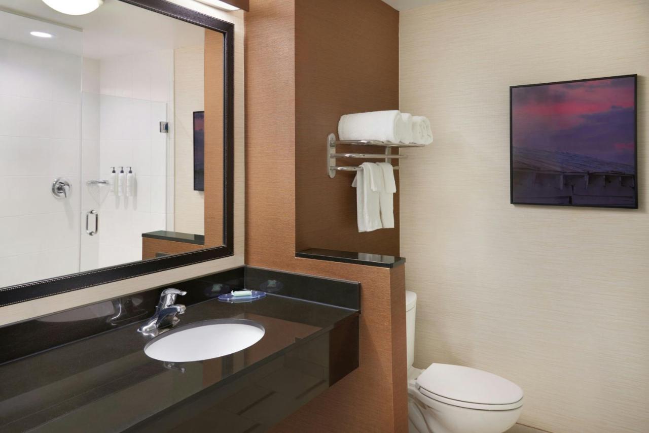 | Fairfield Inn & Suites by Marriott Reading Wyomissing