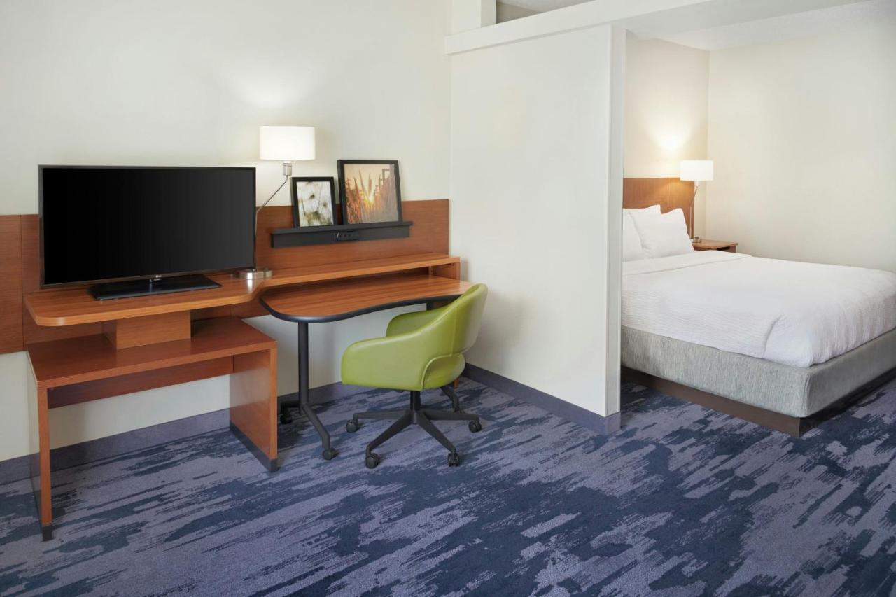 | Fairfield Inn & Suites by Marriott Reading Wyomissing