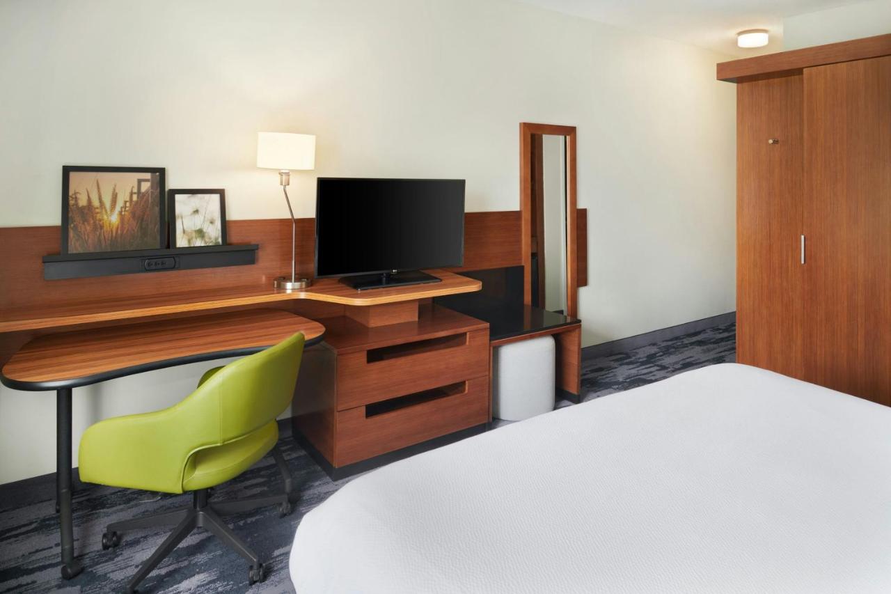 | Fairfield Inn & Suites by Marriott Reading Wyomissing