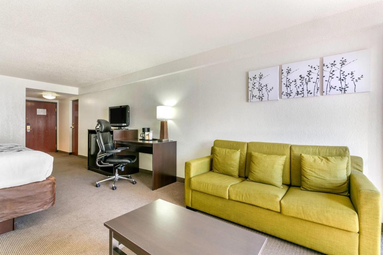 King Suite - Non-Smoking at Sleep Inn & Suites near Sports World Blvd