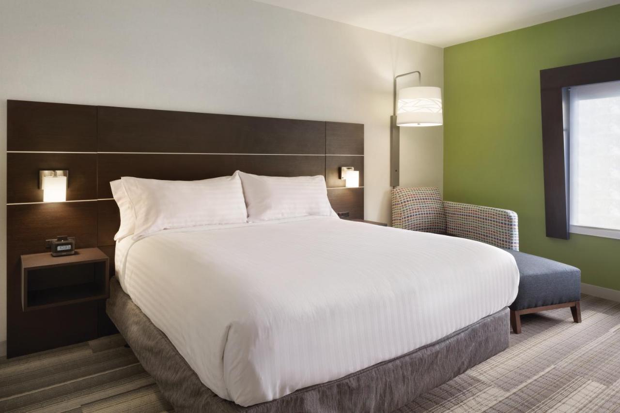 | Holiday Inn Express Newnan, an IHG Hotel