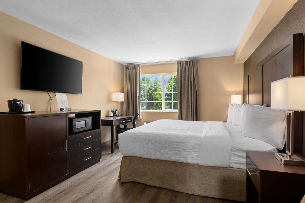 King Room - Non-Smoking at Ramada by Wyndham Portland