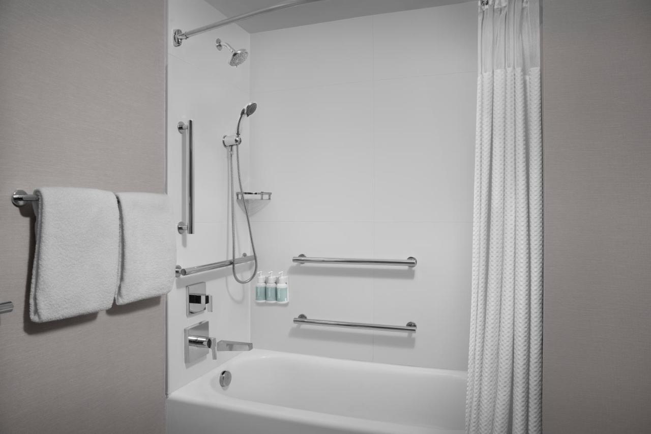 | Courtyard by Marriott Spokane Downtown at the Convention Ctr