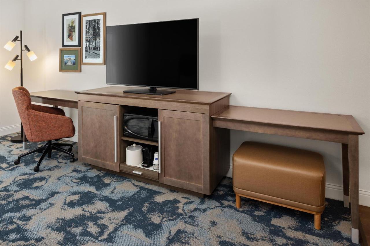 Queen Room with Two Queen Beds at Hampton Inn Minneapolis-Roseville
