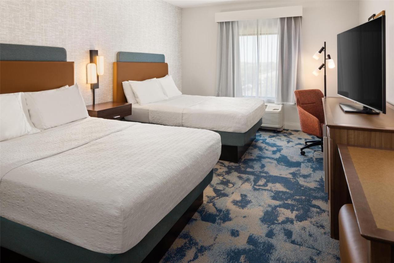 Queen Room with Two Queen Beds at Hampton Inn Minneapolis-Roseville