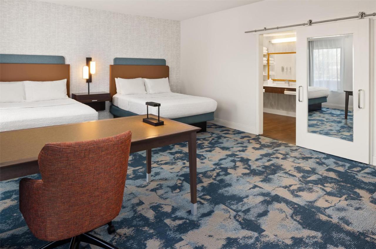 Queen Suite with Two Queen Beds at Hampton Inn Minneapolis-Roseville