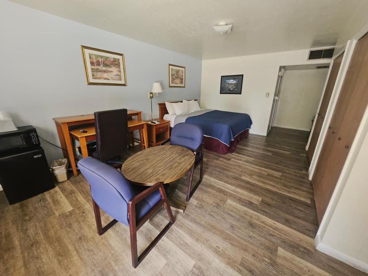  | The Budget Inn Express