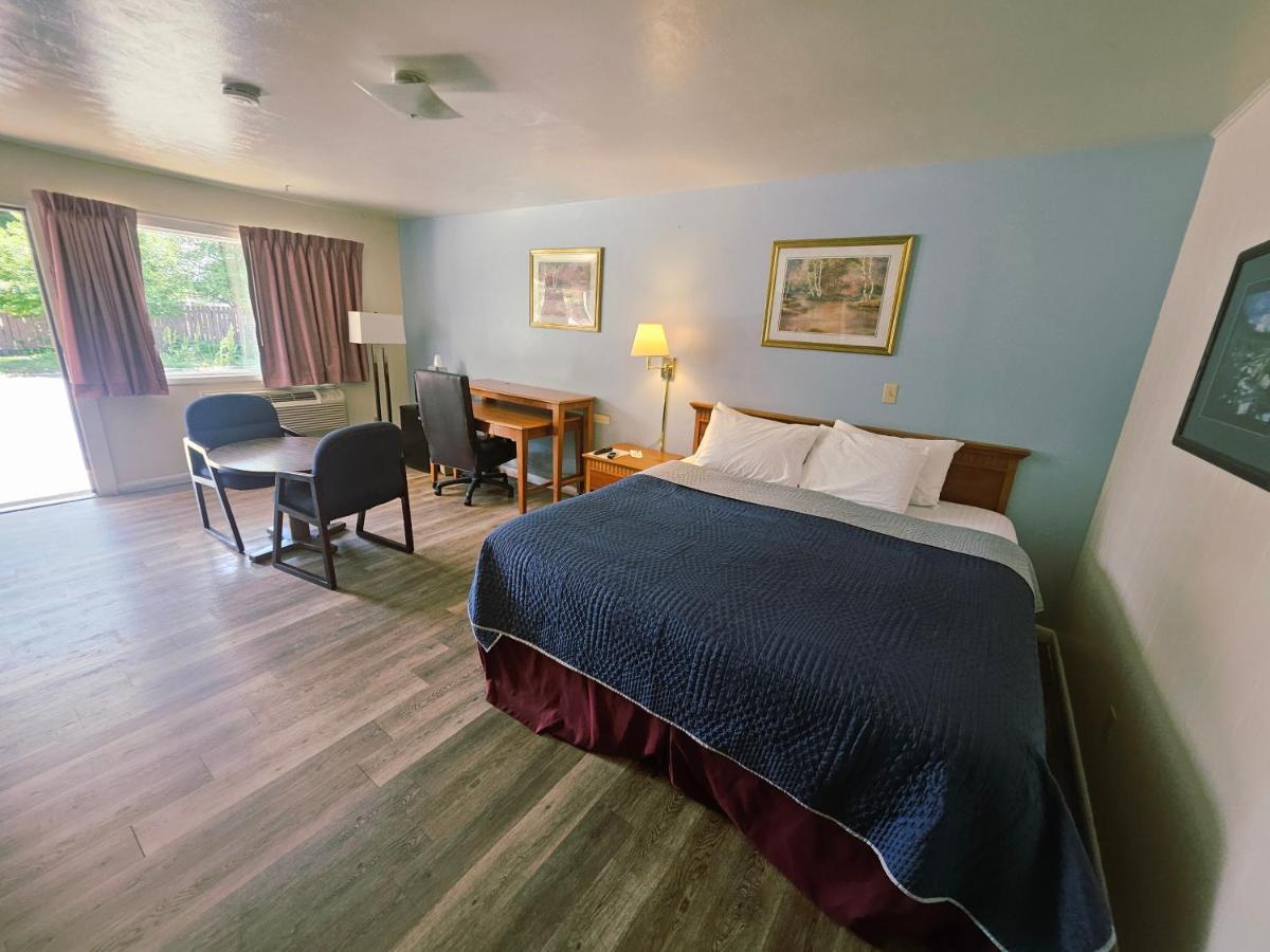  | The Budget Inn Express