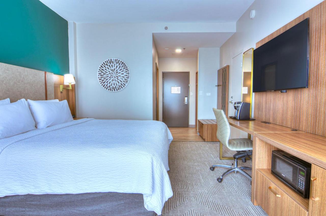 King Room at Holiday Inn Gainesville - University Center by IHG