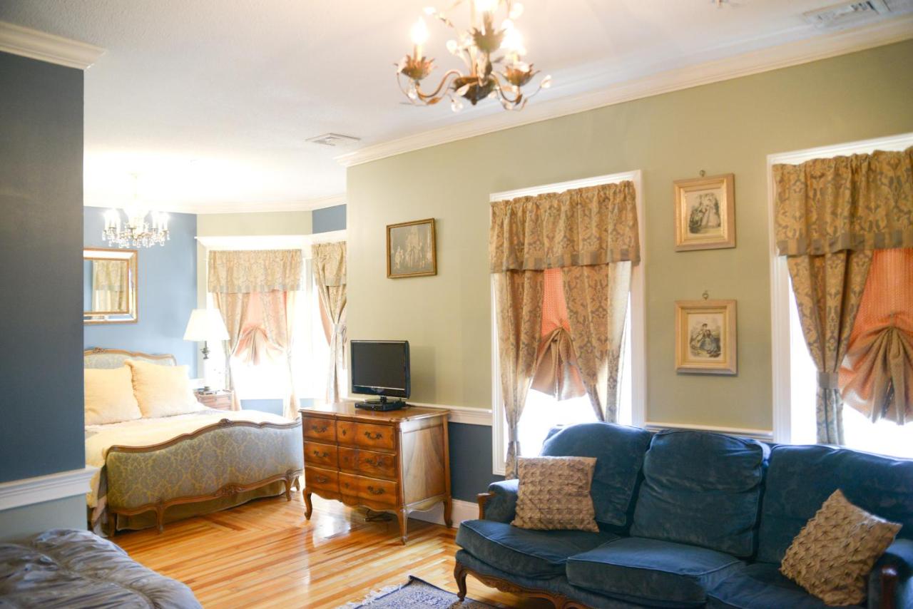  | Naomi's Inn Bed & Breakfast