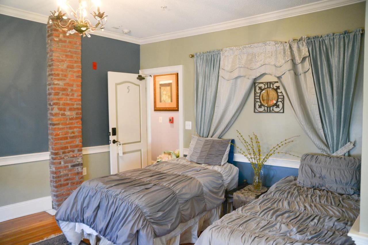  | Naomi's Inn Bed & Breakfast
