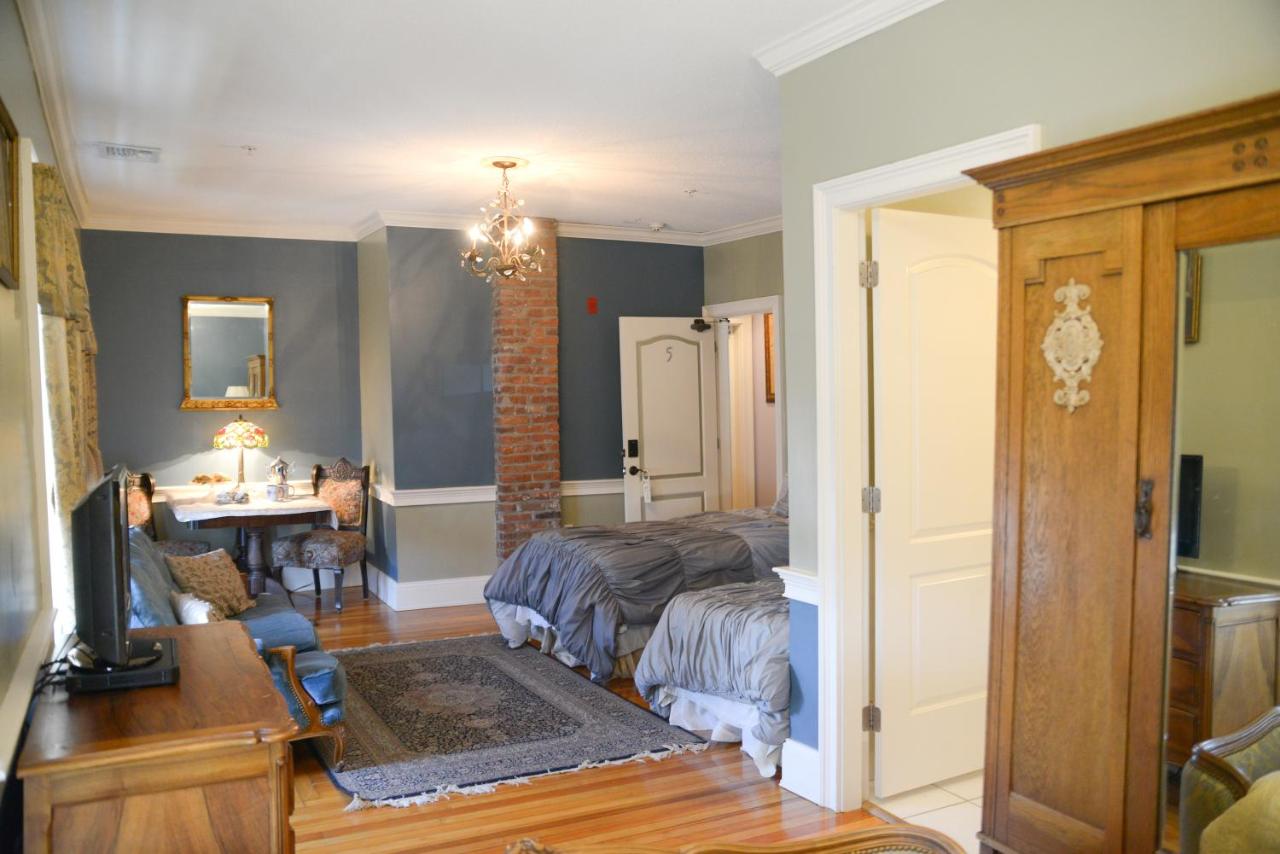  | Naomi's Inn Bed & Breakfast
