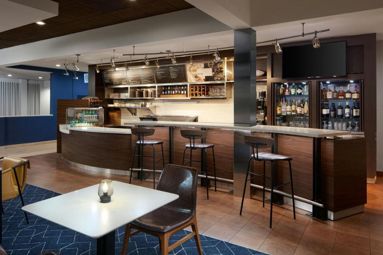 | Courtyard by Marriott Annapolis