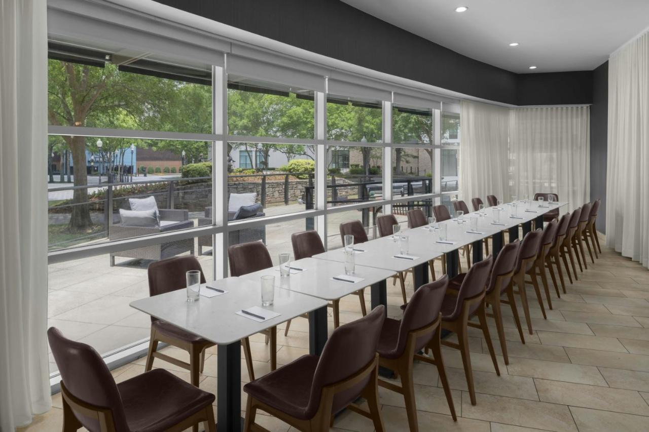 | Courtyard by Marriott Atlanta Buckhead
