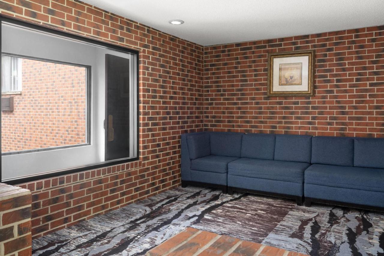  | SureStay Hotel by Best Western Cedar Rapids