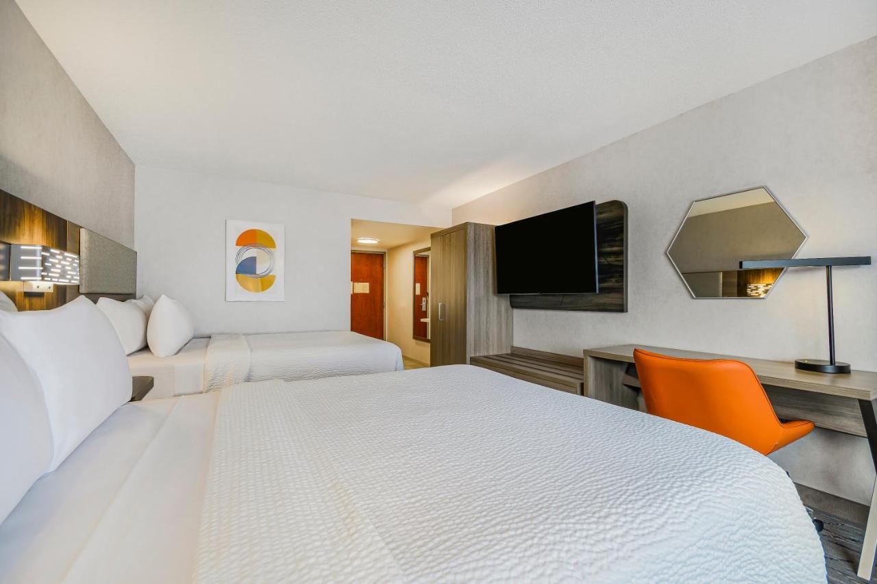  | Holiday Inn Express & Suites Buffalo Airport, an IHG Hotel