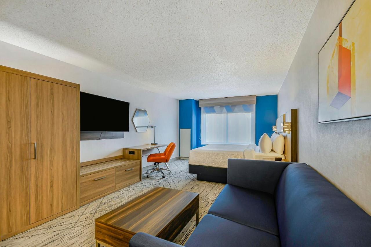  | Holiday Inn Express & Suites Buffalo Airport, an IHG Hotel