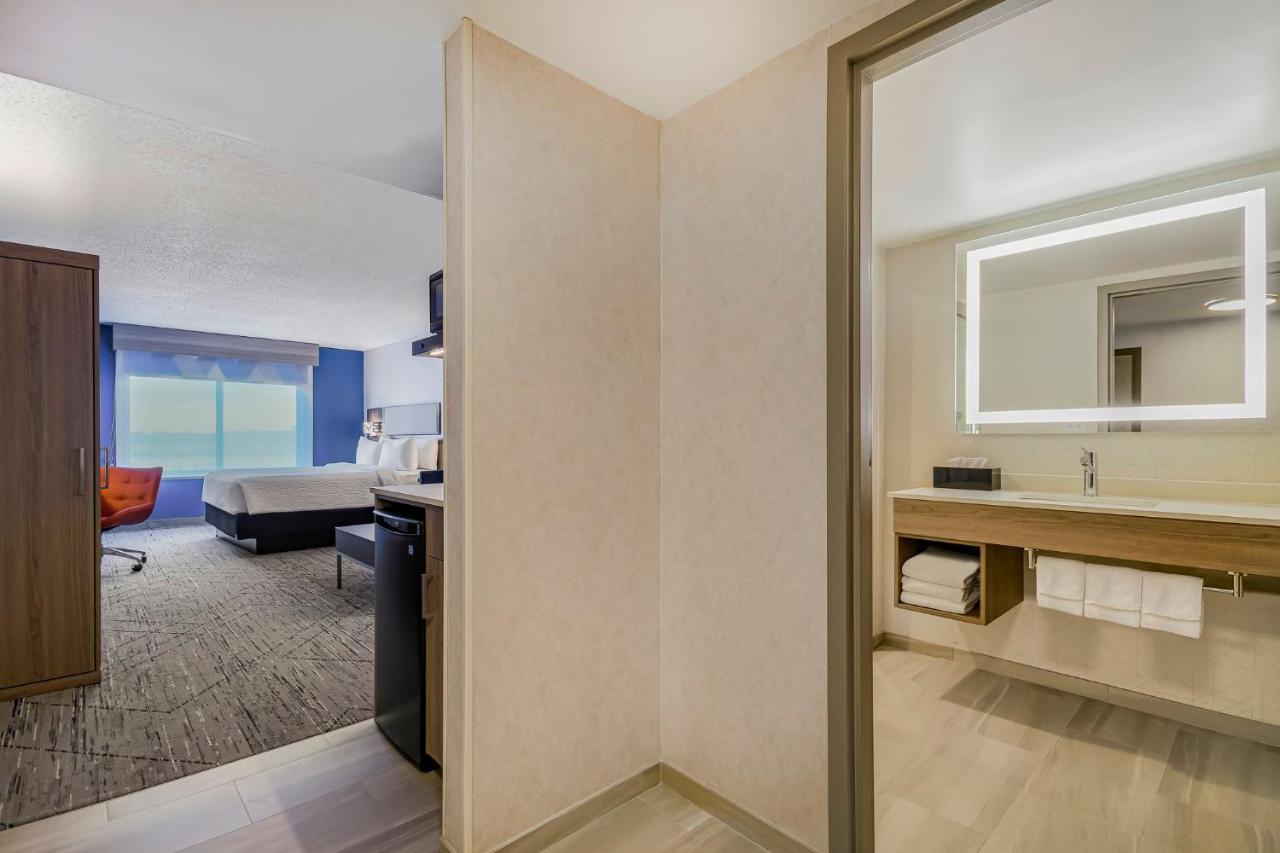  | Holiday Inn Express & Suites Buffalo Airport, an IHG Hotel