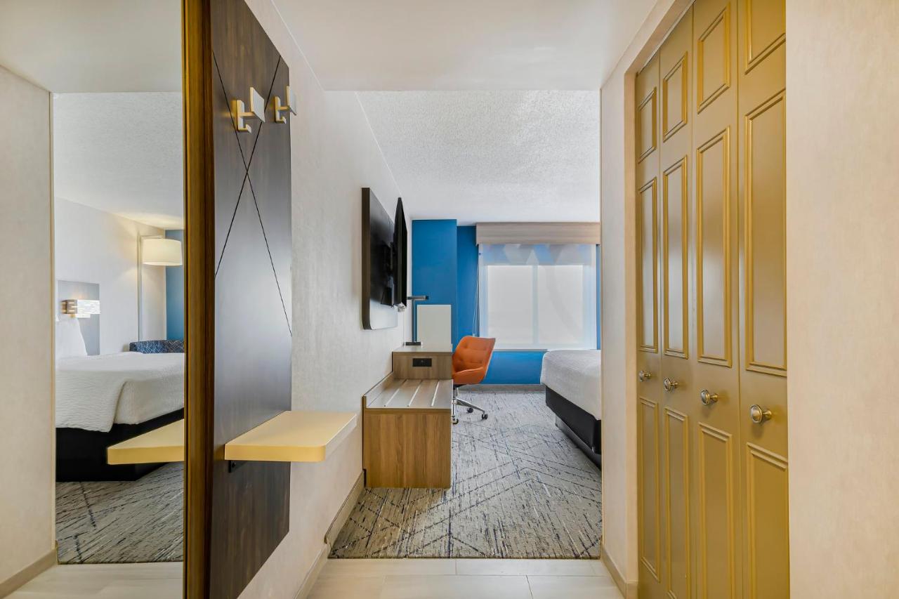  | Holiday Inn Express & Suites Buffalo Airport, an IHG Hotel