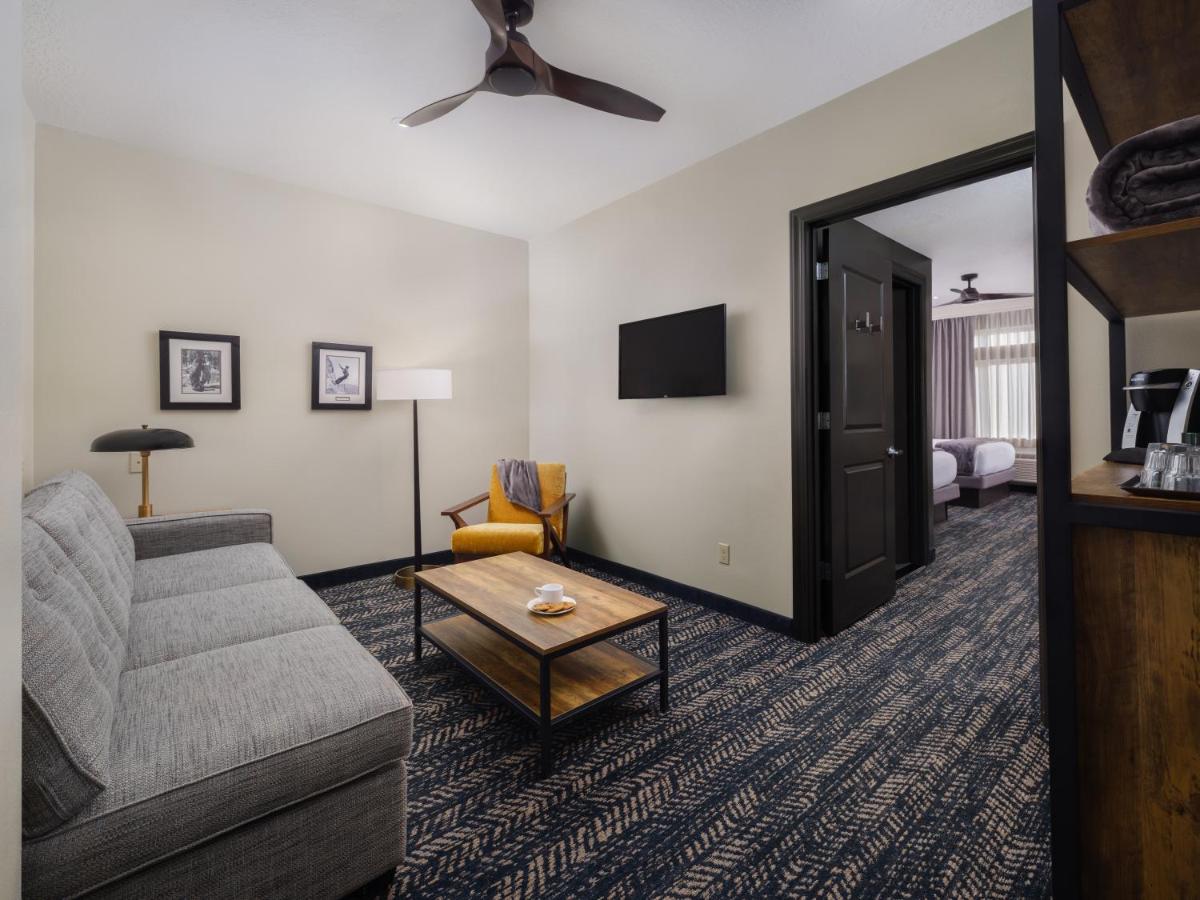 Two Queen Suites at The Rockwell Inn