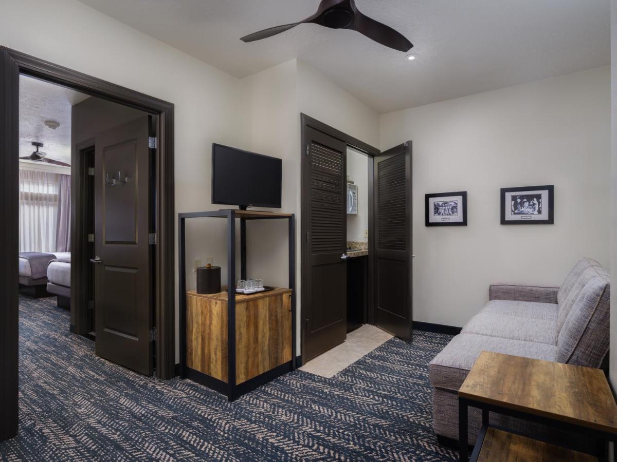 Two Queen Suite with Kitchen at The Rockwell Inn