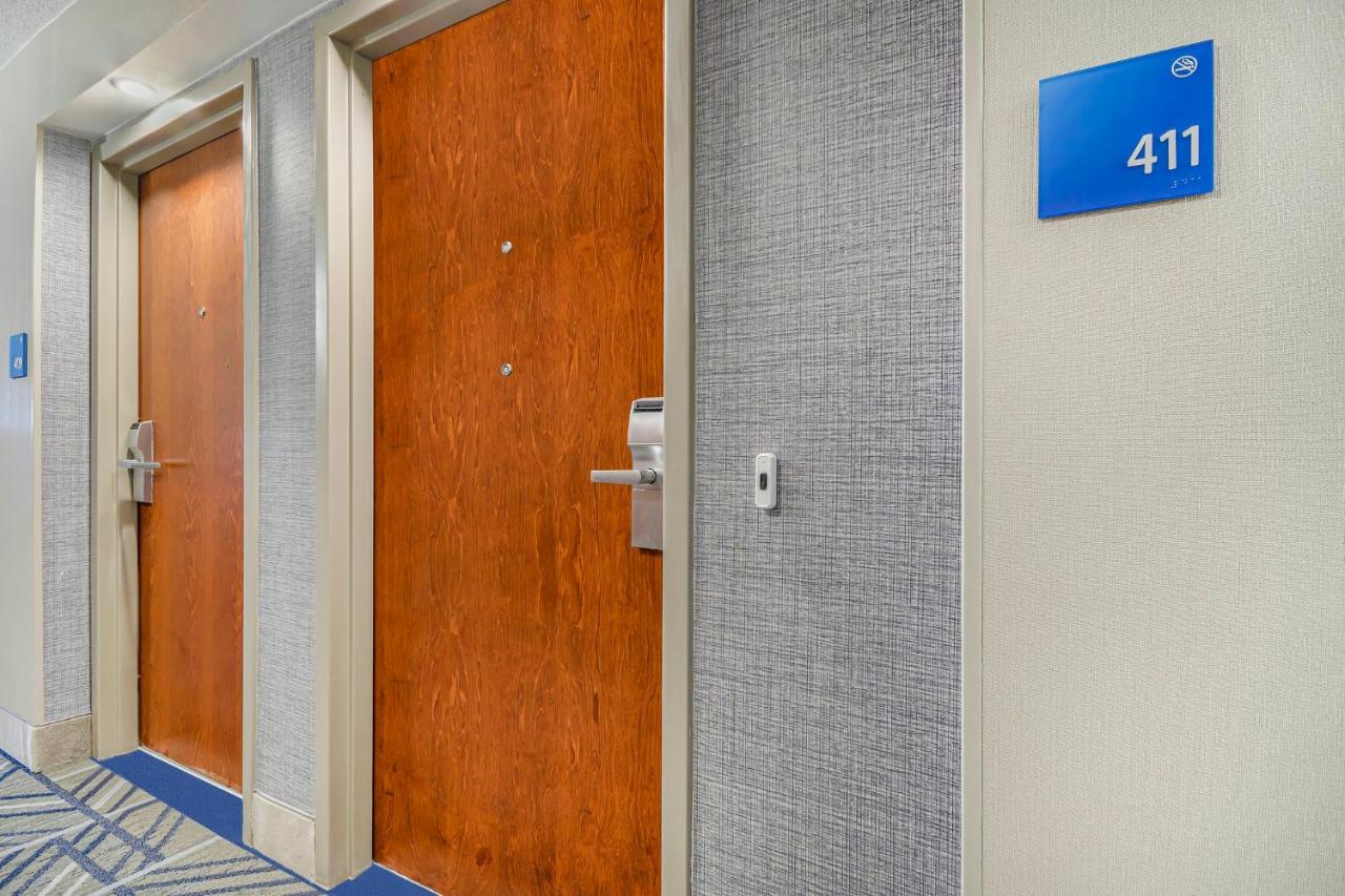  | Holiday Inn Express & Suites Buffalo Airport, an IHG Hotel
