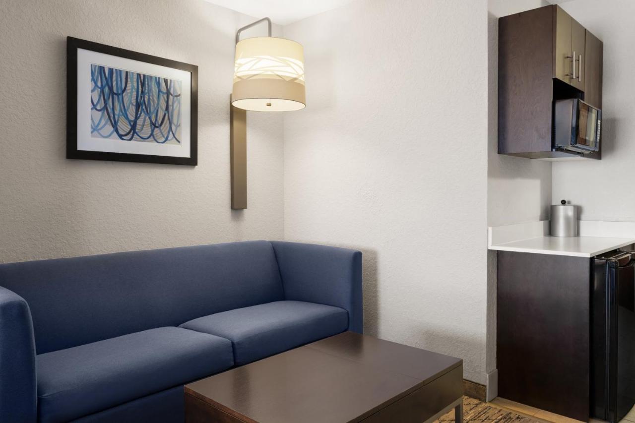 | Holiday Inn Express St. Petersburg North / I-275, an IHG Hotel