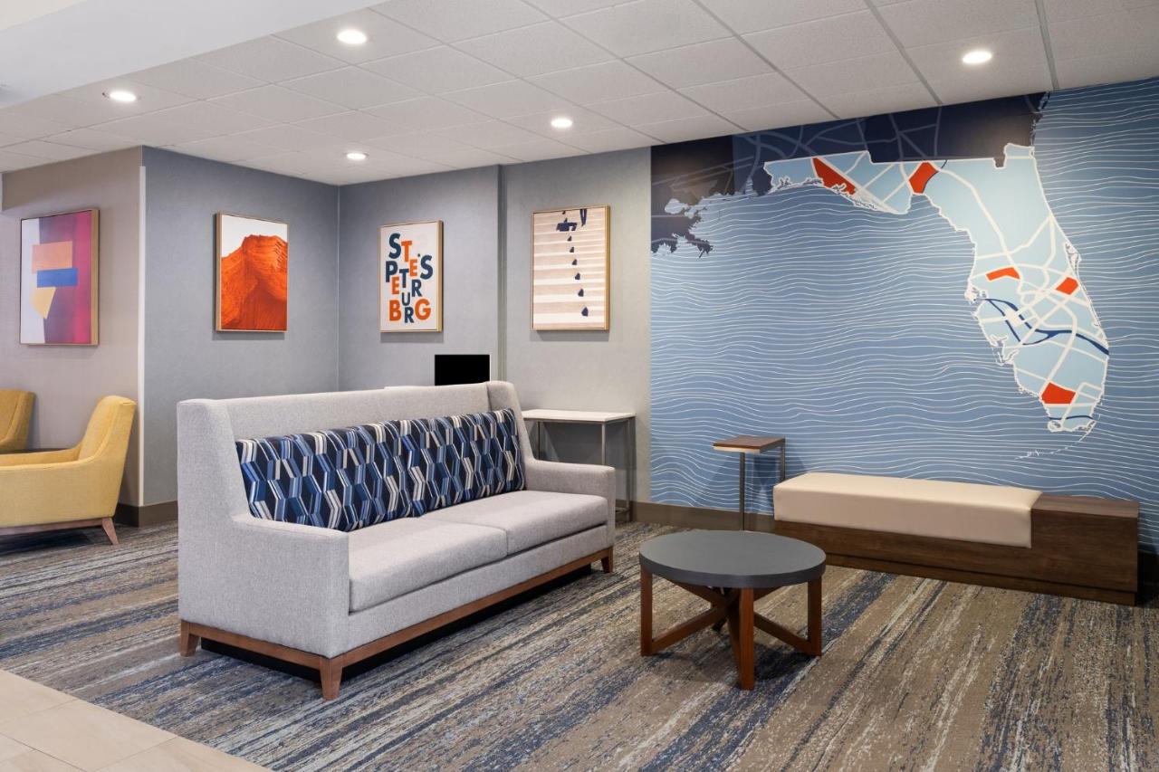 | Holiday Inn Express St. Petersburg North / I-275, an IHG Hotel
