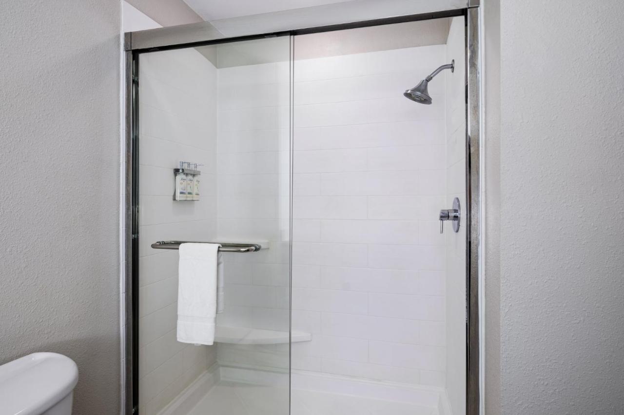 | Holiday Inn Express St. Petersburg North / I-275, an IHG Hotel