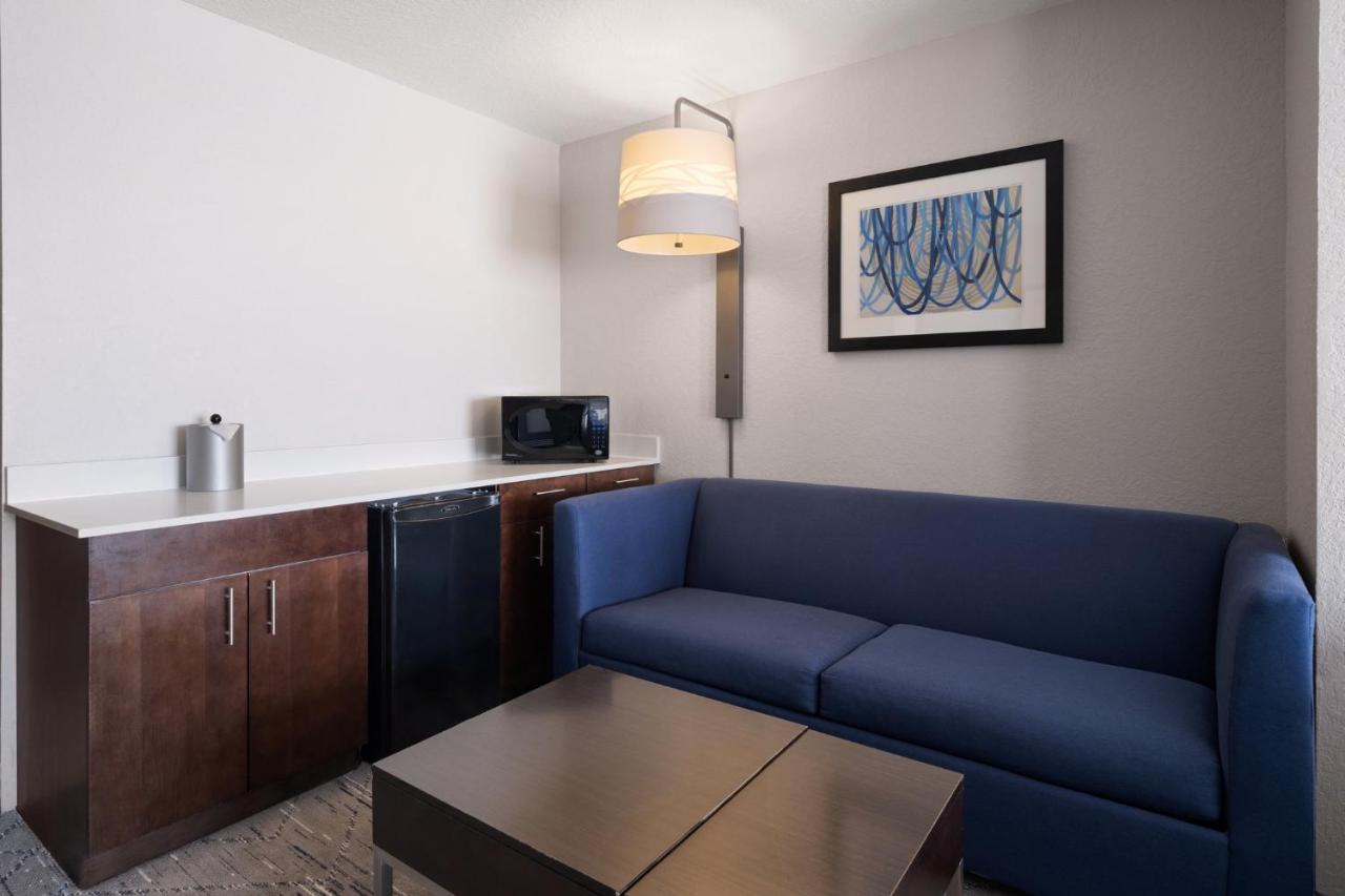 | Holiday Inn Express St. Petersburg North / I-275, an IHG Hotel