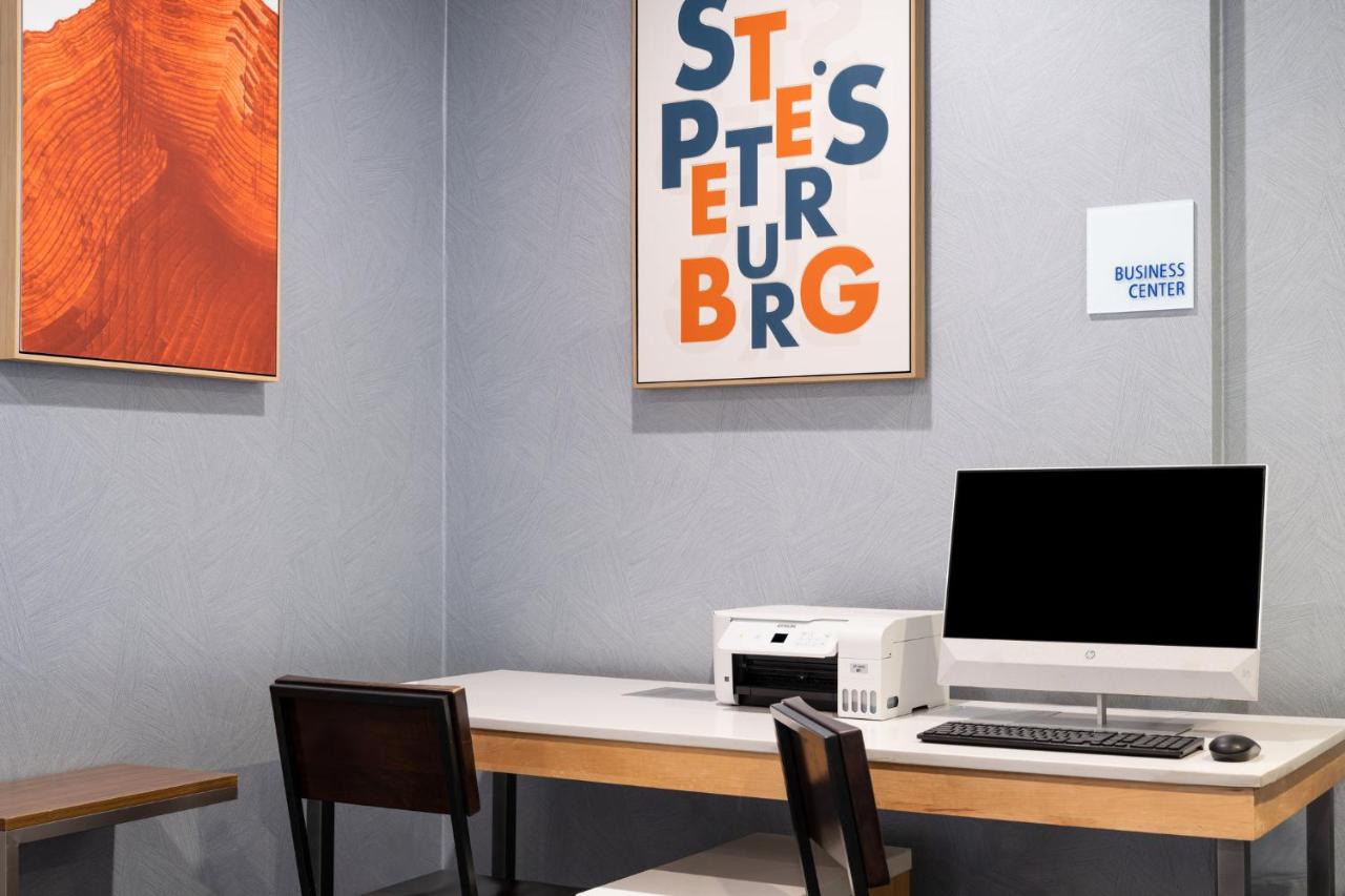 | Holiday Inn Express St. Petersburg North / I-275, an IHG Hotel