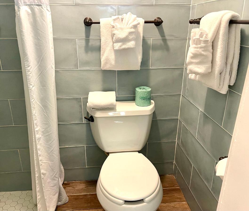 Economy Small Room at The Pelican Key Largo Cottages