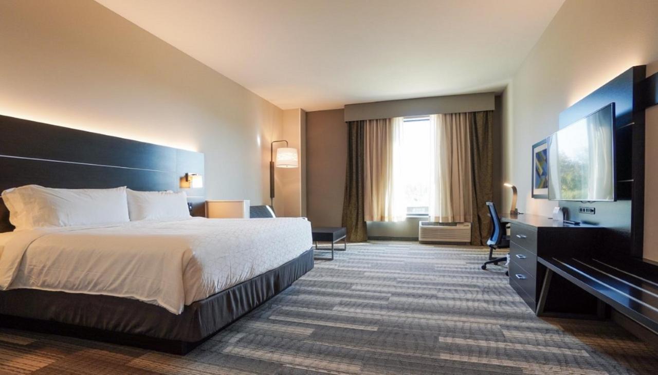 | Holiday Inn Express & Suites Franklin - Berry Farms, an IHG Hotel