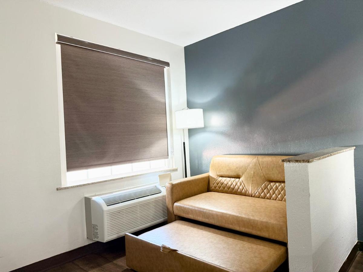 King Suite with Sofa Bed - Non-Smoking at Quality Inn & Suites Greenville I-65