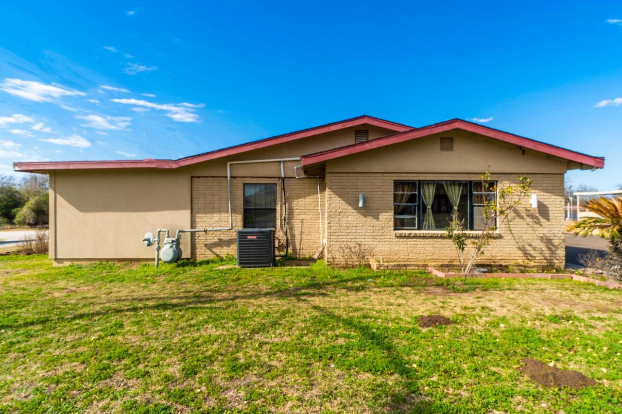 | OYO Hotel Beeville -US 181