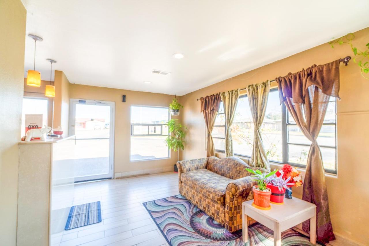 | OYO Hotel Beeville -US 181