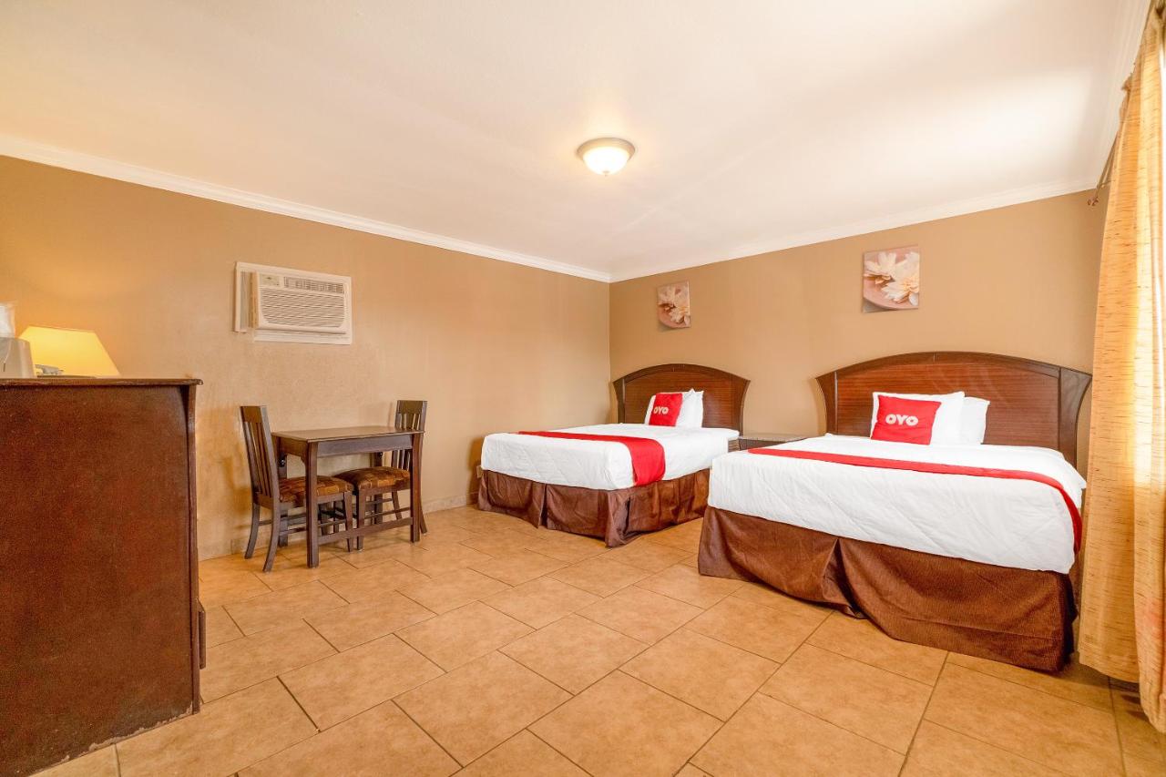 | OYO Hotel Beeville -US 181