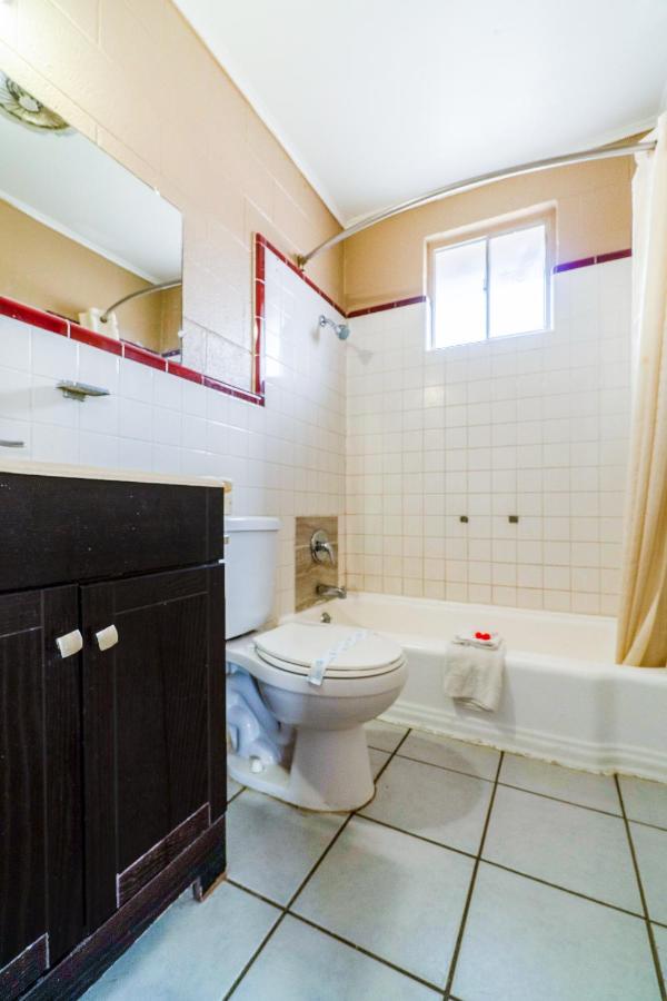 | OYO Hotel Beeville -US 181